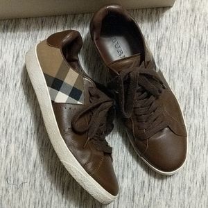 Leather and canvas brown Burberry sneakers